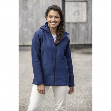 Logotrade Firmengeschenke das Foto: Notus wattierte Softshell Damenjacke