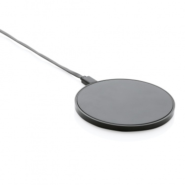 Logotrade Werbeartikel das Foto: 10W Wireless Charger aus RCS Standard recyceltem Kunststoff