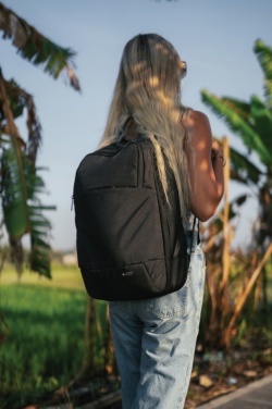 Logotrade Werbegeschenke das Foto: Swiss Peak AWARE™ moderner 15,6" Laptop-Rucksack