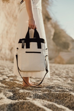 Logotrade Werbeartikel das Foto: VINGA Volonne AWARE™ Kühltasche aus recyceltem Canvas