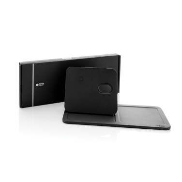 Logotrade Firmengeschenke das Foto: Swiss Peak 3-in-1- Wireless-Charging Desk-Tray aus RCS rPU