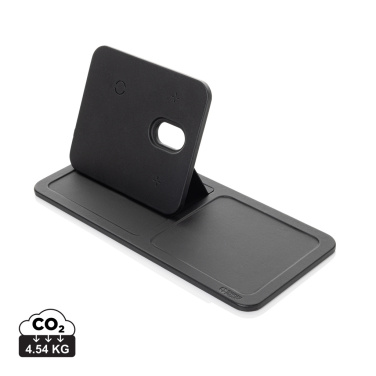 Logotrade Firmengeschenke das Foto: Swiss Peak 3-in-1- Wireless-Charging Desk-Tray aus RCS rPU