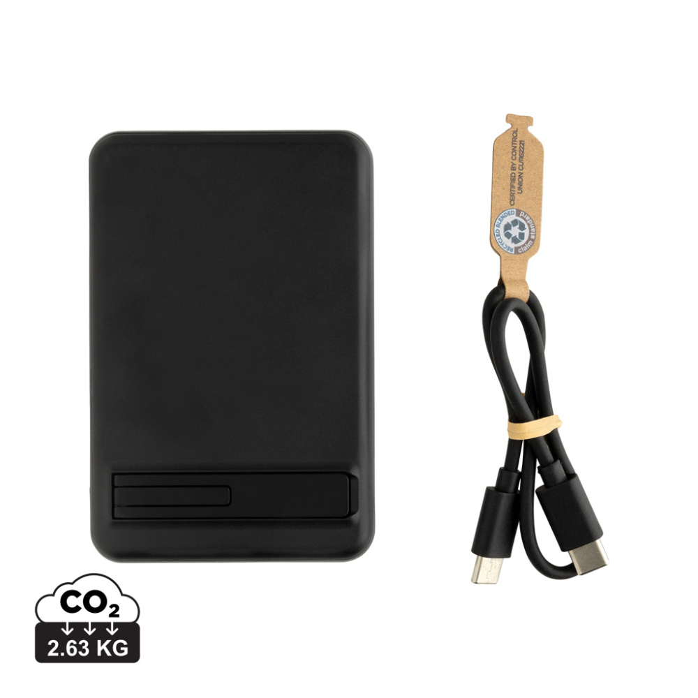 Logotrade Werbegeschenke das Foto: Zen 5000mAh 5W magnetische Bambus-Powerbank aus RCS rPlastik