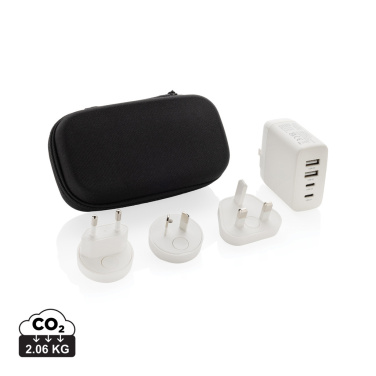 Logotrade Logogeschenke das Foto: TravelCharge Pro Reiseladegerät mit USB-C aus RCS rec. ABS