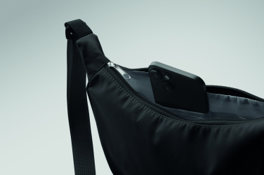 Logotrade werbemittel das Foto: Half-Moon Umhängetasche