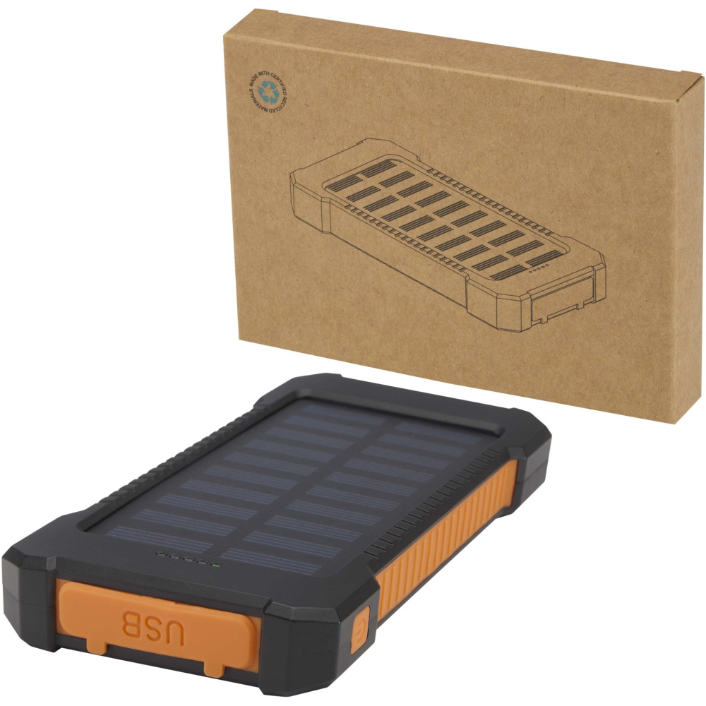 Logotrade Werbegeschenke das Foto: Altair 10 W 5000 mAh robuste Solar Powerbank aus recyceltem Kunststoff mit integrierter Taschenlampe