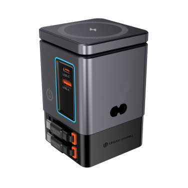 Logotrade Firmengeschenke das Foto: Urban Vitamin Sacramento 105W GaN Charger mit einz. Kabeln