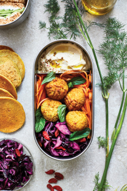 Logotrade werbemittel das Foto: Black+Blum Stainless Steel Double Bento Box