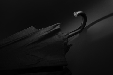 Logo trade promotional merchandise picture of: Swiss Peak Vero Aware™ RPET 25” umbrella w luxe handle