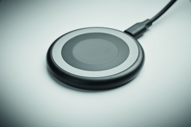 Logotrade reklaamkingi foto: WERLIES 3-ühes juhtmevaba laadija 15W