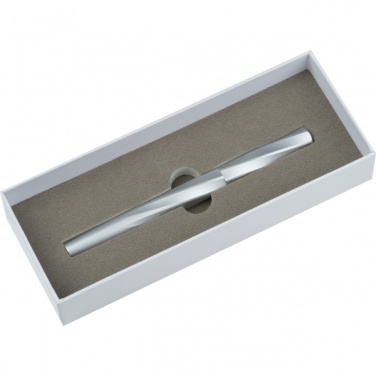 Logotrade ärikingituse foto: MoLu messingist tindipliiats Praia Grande