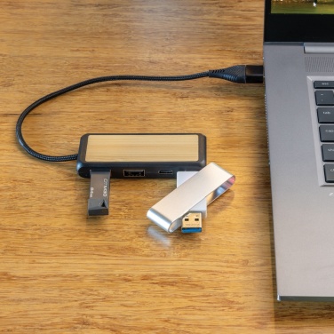 Logotrade mainostuote tuotekuva: Link RCS kaksoistulo USB-hub kierrätysmuovia ja bambua