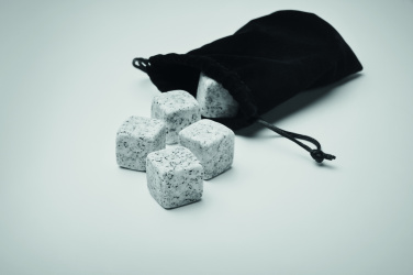 Logo trade liikelahjat mainoslahjat kuva: 9 kivijääkuutiota laatikossa