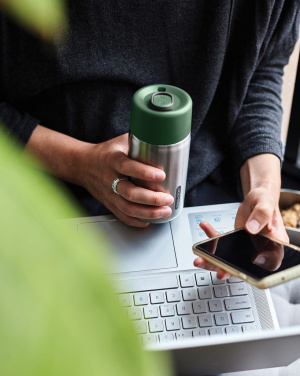 Logotrade mainoslahja ja liikelahja kuva: Musta+Blum-eristetty matkamuki ruostumatonta terästä