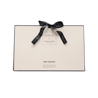 Logo trade mainoslahja ja liikelahja tuotekuva: VINGA x TGL -vartalo- ja käsienhoitosetti