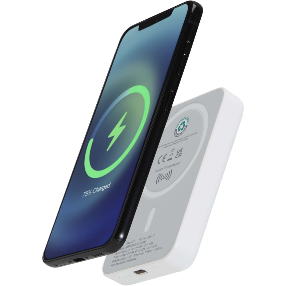 Logotrade dovana nuotrauka: „Acrab“ 5000 mAh 15 W magnetinė belaidė išorinė baterija su 20 W PD – pagaminta iš perdirbto plastiko