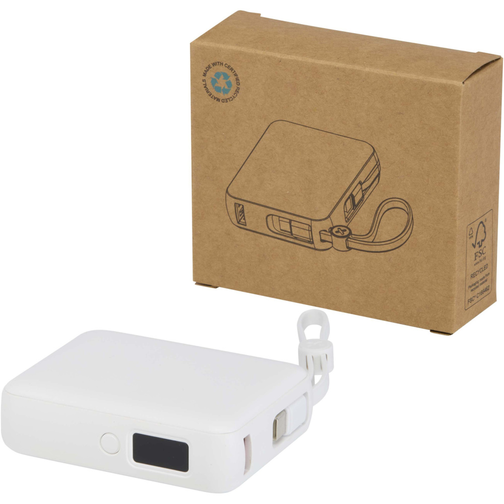 Logotrade firminės dovanos nuotrauka: „Acrux“ 10 000 mAh 35 W planšetinio kompiuterio išorinė baterija su integruotu C tipo laidu – pagaminta iš perdirbto plastiko