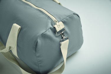 Logotrade biznesa dāvanas foto: Pārstrādāts duffle soma 320 gr/m²