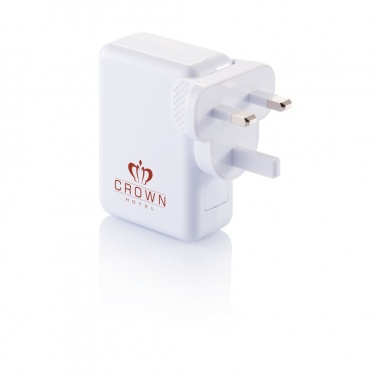 Logotrade reklamprodukter bild: Reseadapter med fyra USB-portar