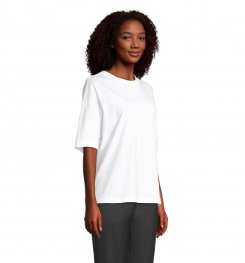 Logotrade profilreklam bild: BOXY WOMEN OVERSIZE T-SHIRT