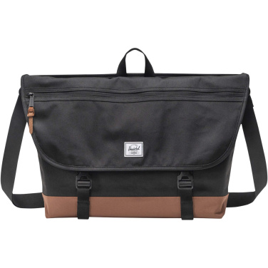 Logotrade reklamprodukter bild: Herschel Cove messenger av återvunnet material 22,5L