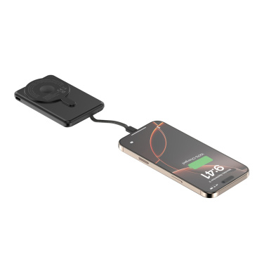 Logotrade kampanjprodukter bild: Urban Vitamin Redwood 5in1 5000mah 20WPD magnetisk powerbank