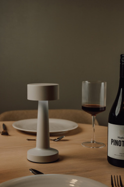 Logotrade presentreklam bild: VINGA Maris RCS återvunnen plast bordslampa