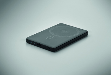 Logotrade kampanjprodukter bild: Magnetisk powerbank 5000mAh 15W