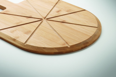 Logotrade presentreklam bild: Pizzabräda och skärare i bambu